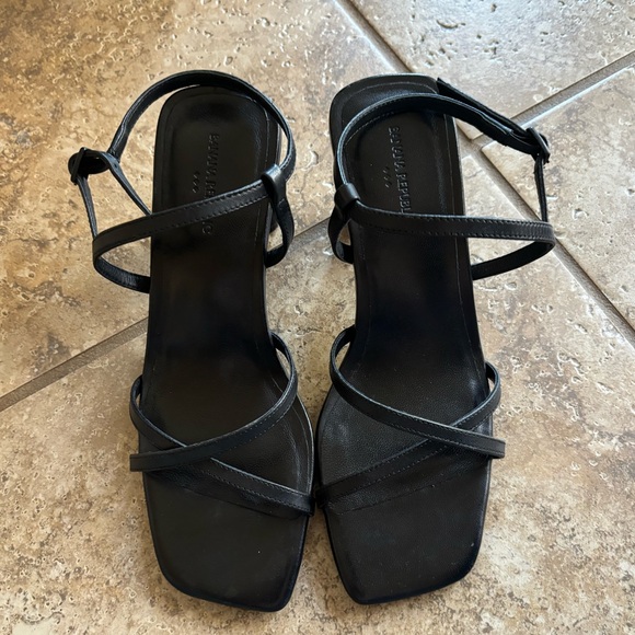 Shoes - Banana Republic Black Leather Block Heels - Women’s Size 8